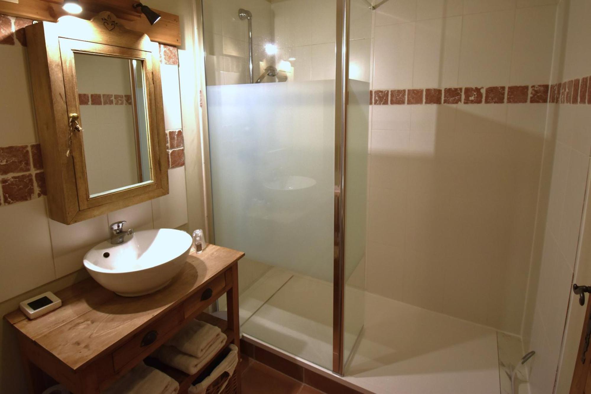 La Cle Des Bois Bed & Breakfast Le Bourg-dʼOisans Dış mekan fotoğraf