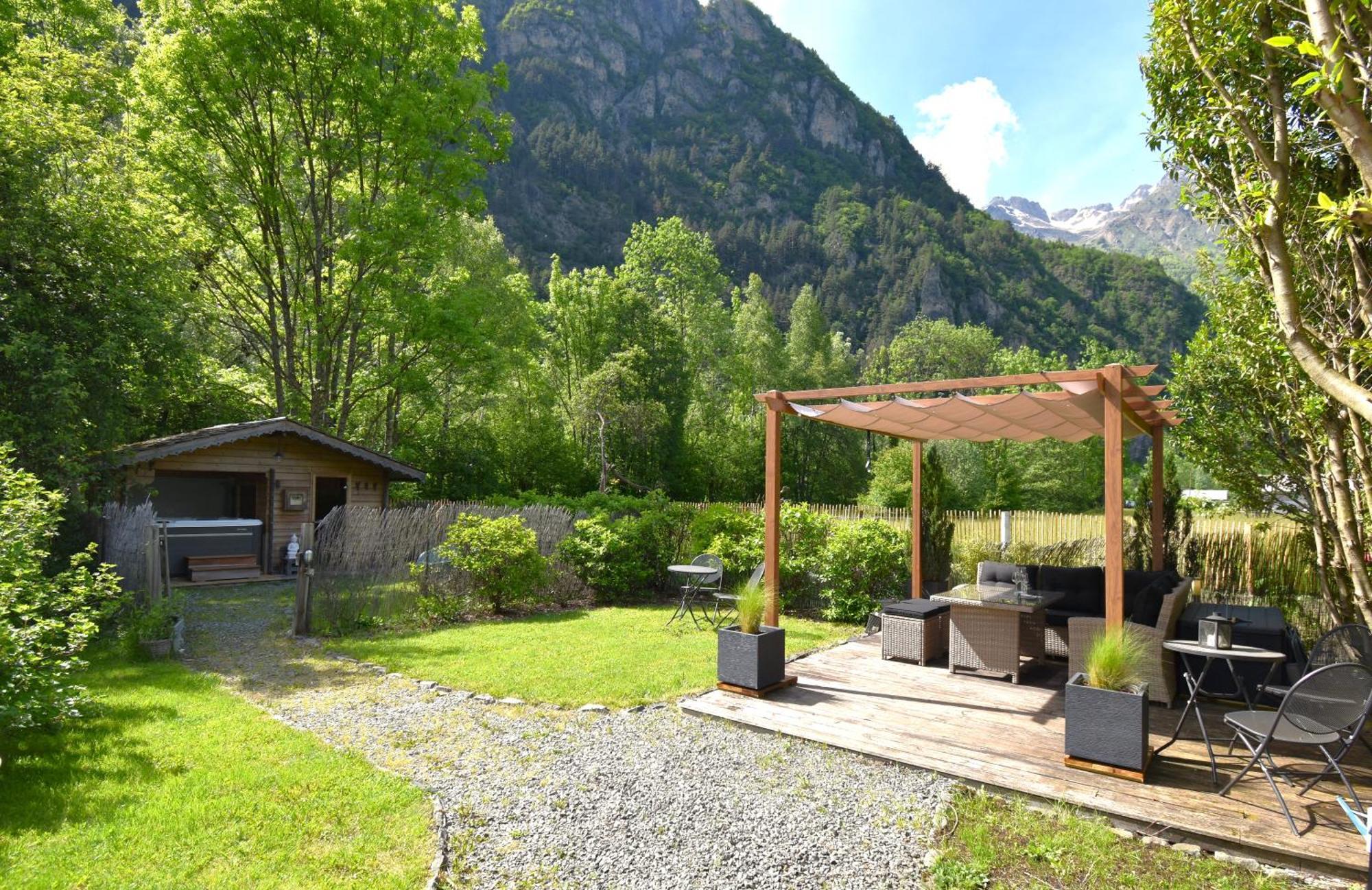 La Cle Des Bois Bed & Breakfast Le Bourg-dʼOisans Dış mekan fotoğraf